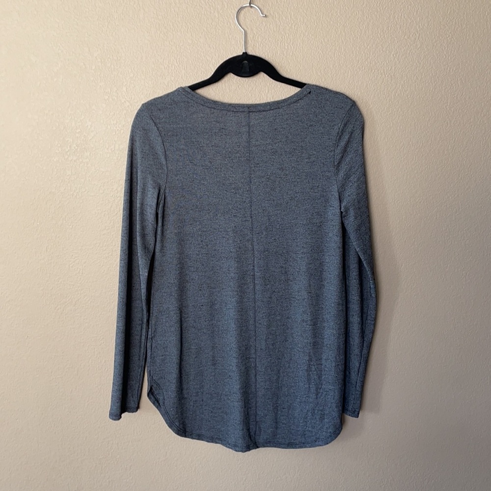 Mossimo Top - Picture 2 of 6